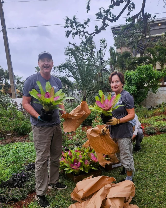 We 💚 our Volunteers! Selby Gardens is always looking for volunteers, especially in horticulture! If you’re looking for a rewarding opportunity (and don’t mind getting your hands a little dirty!), please reach out to volunteers@selby.org!
