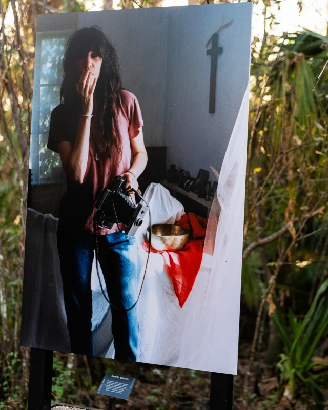 It’s the perfect Sunday to stroll through our Historic Spanish Point campus and take in the stunning imagery of Selby Gardens’ Artist in Residence Patti Smith! “Patti Smith: A Book of Days” is on view now. Visit selby.org to learn more!