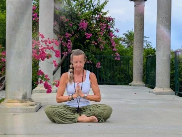 New class alert! We’re excited to now offer Yoga at our Historic Spanish Point campus on Sundays and Thursdays from 10:30 to noon! Guided by Christal of Infinity Yoga SRQ, this outdoor experience weaves mindful movement, breathwork, and nature connection to ground the body, soothe the nervous system, and quiet the mind. Selby Gardens members get a discount! Sign up today at selby.org under the Calendar of Events!